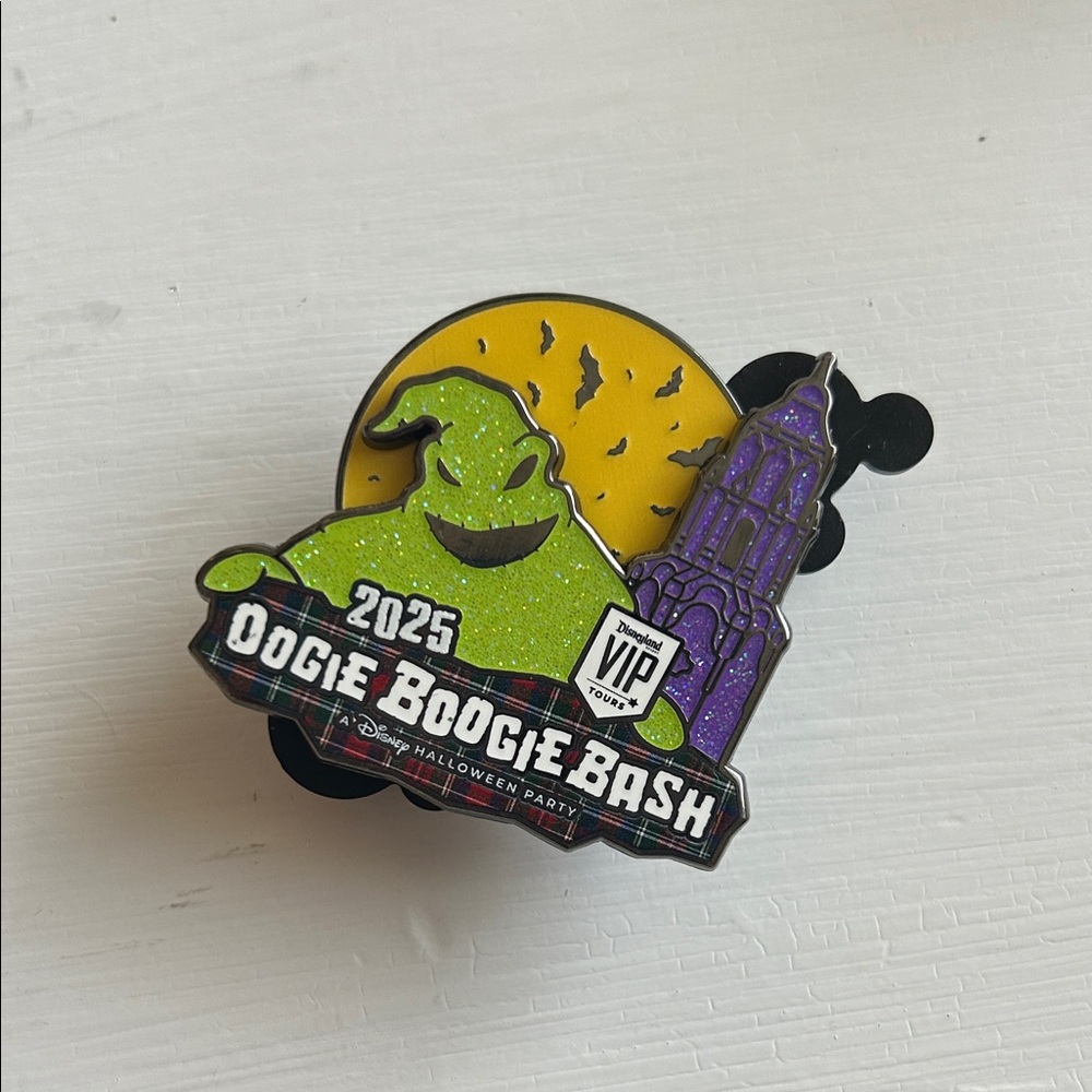 Disney Oogie Boogie Bash 2025 VIP tour Pin Disneyland limited edition